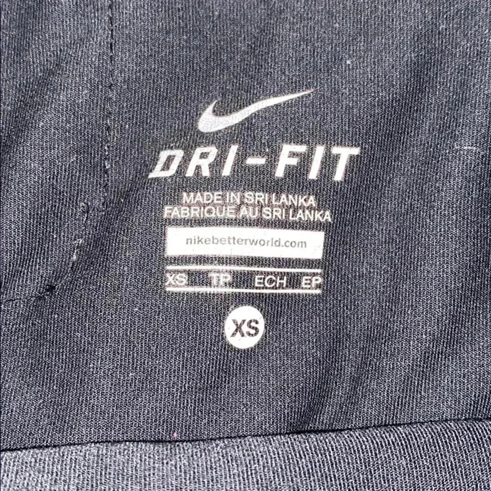 Nike Cropped Leggings - Picture 3 of 6